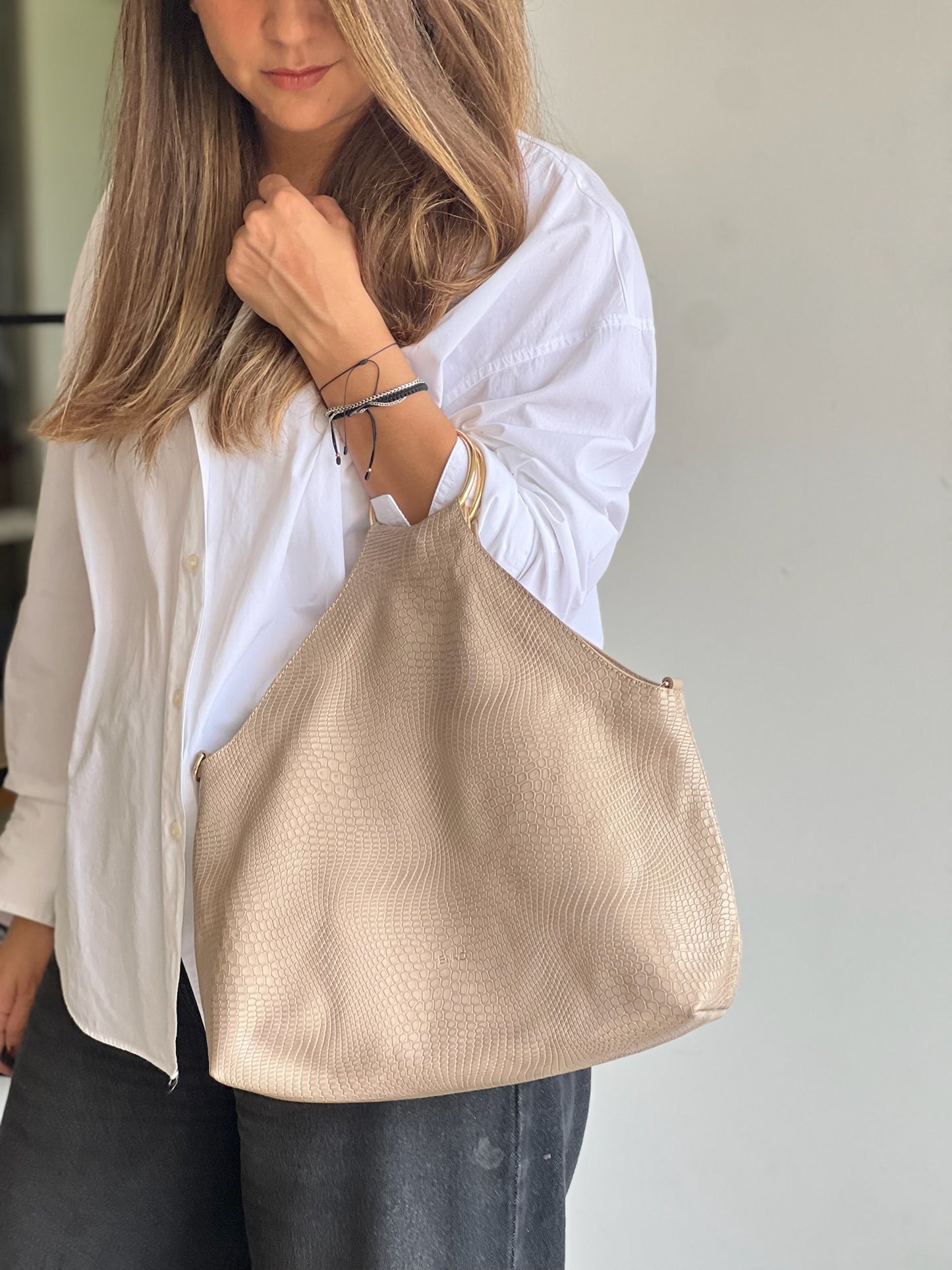 SIMONA TAUPE